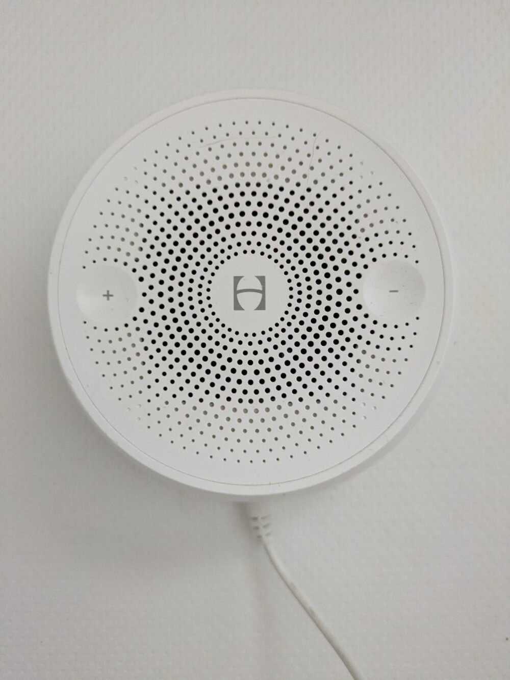 Hatch Rest Mini 01 White Noise Pink Noise Smart Sound Machine Speaker White